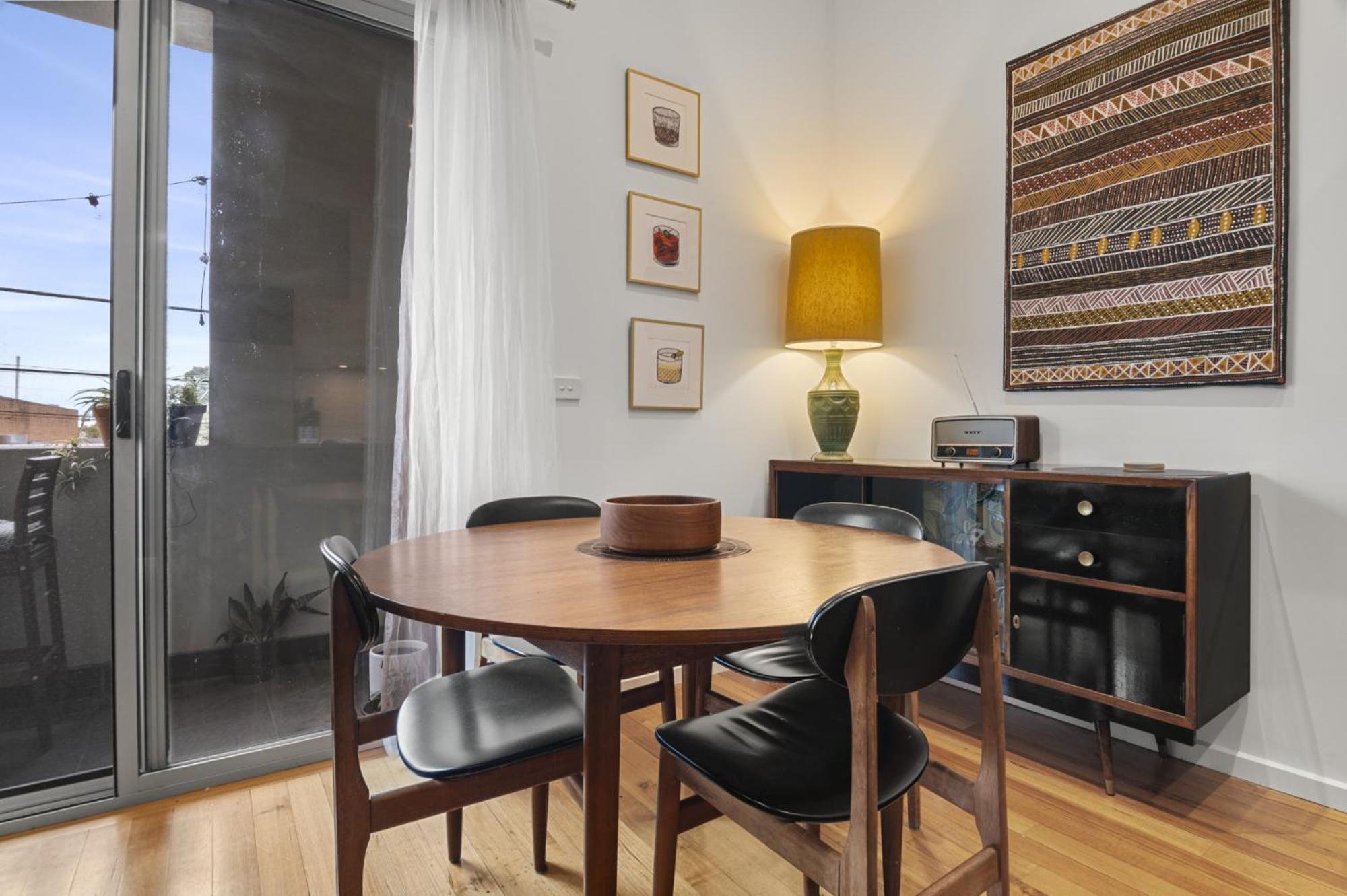Apartment Cosy 2-bed With Modern Design & Alfresco Dining