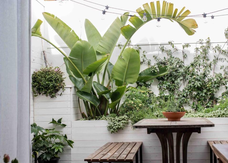 The Artist Retreat 2br 4mins From Mcg Holiday home Melbourne