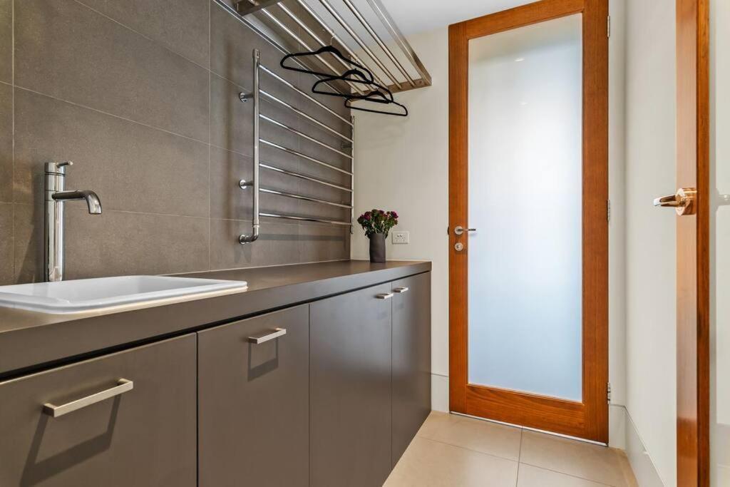 Holiday home Truly Tremendous 4br Tivoli Rd South Yarra *