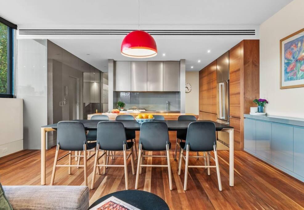 Truly Tremendous 4br Tivoli Rd South Yarra *