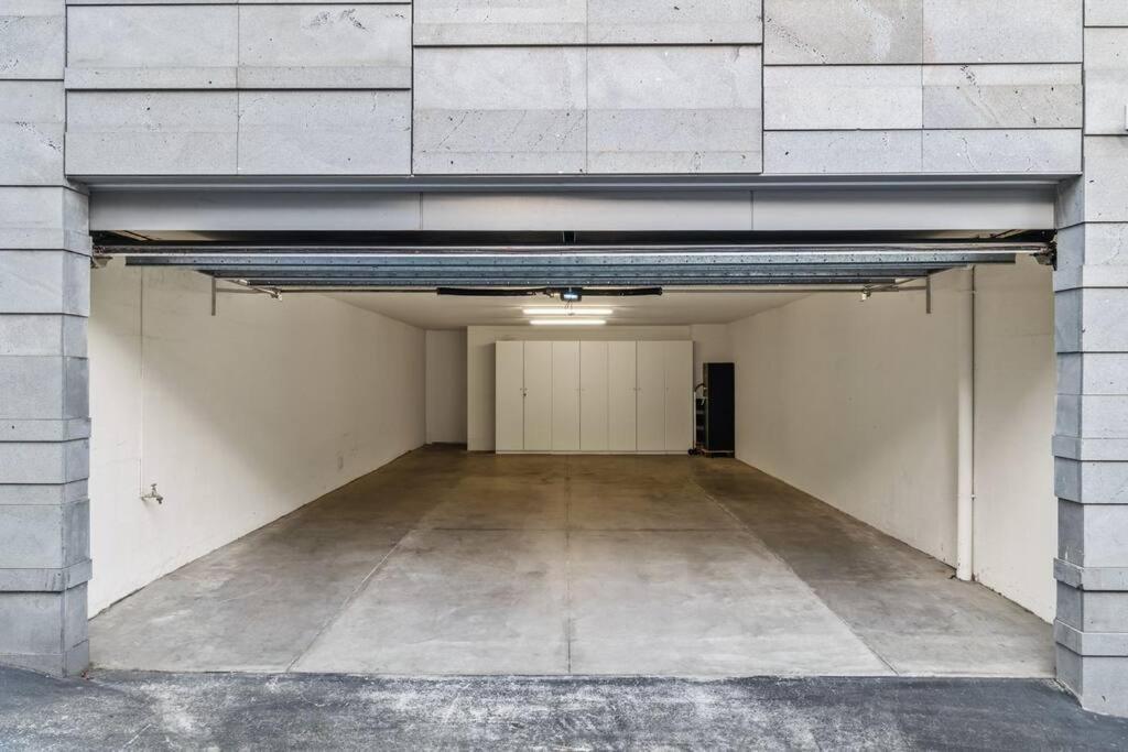 Truly Tremendous 4br Tivoli Rd South Yarra Melbourne