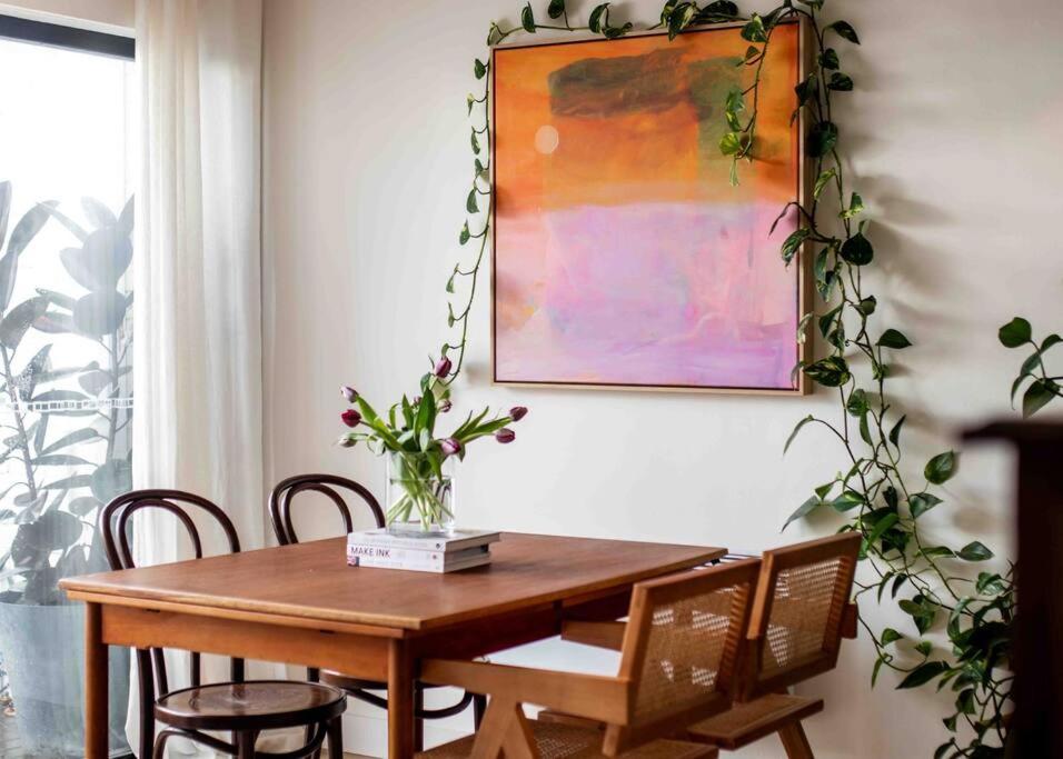 The Artist Retreat 2br 4mins From Mcg Holiday home *
