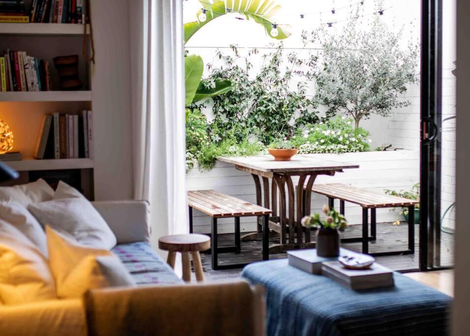Holiday home The Artist Retreat 2br 4mins From Mcg