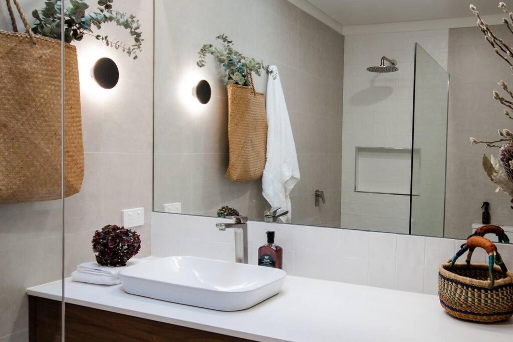 The Artist Retreat 2br 4mins From Mcg Melbourne