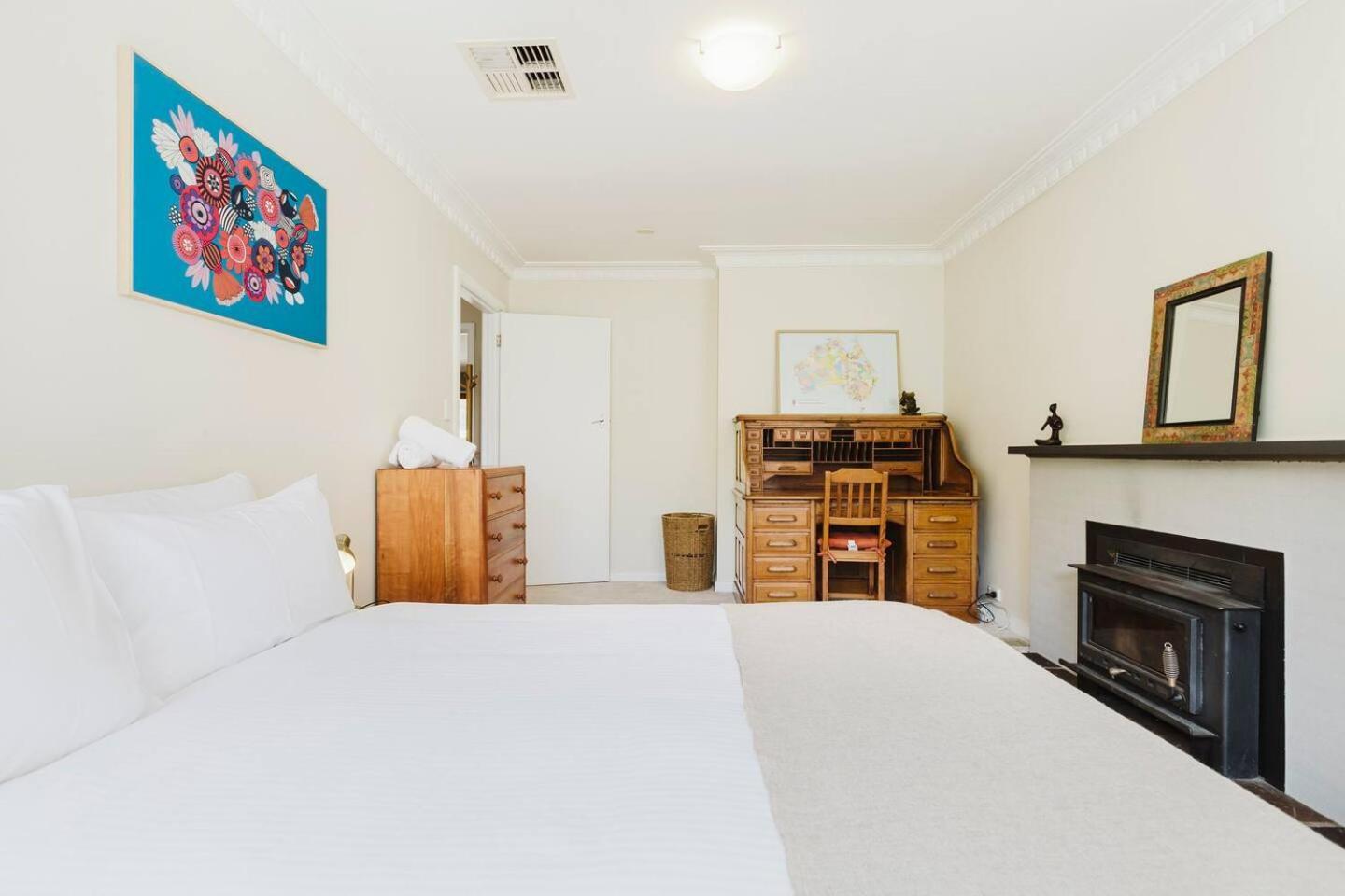 'tangerine Gleam' Cheerful Inner-city Family Abode Apartment
