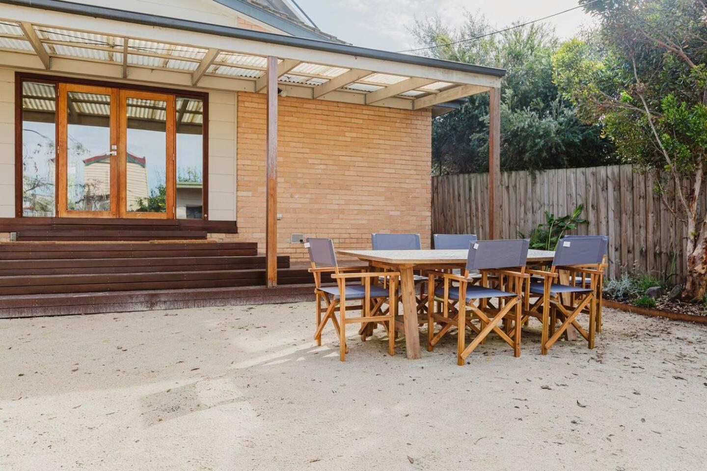 'tangerine Gleam' Cheerful Inner-city Family Abode