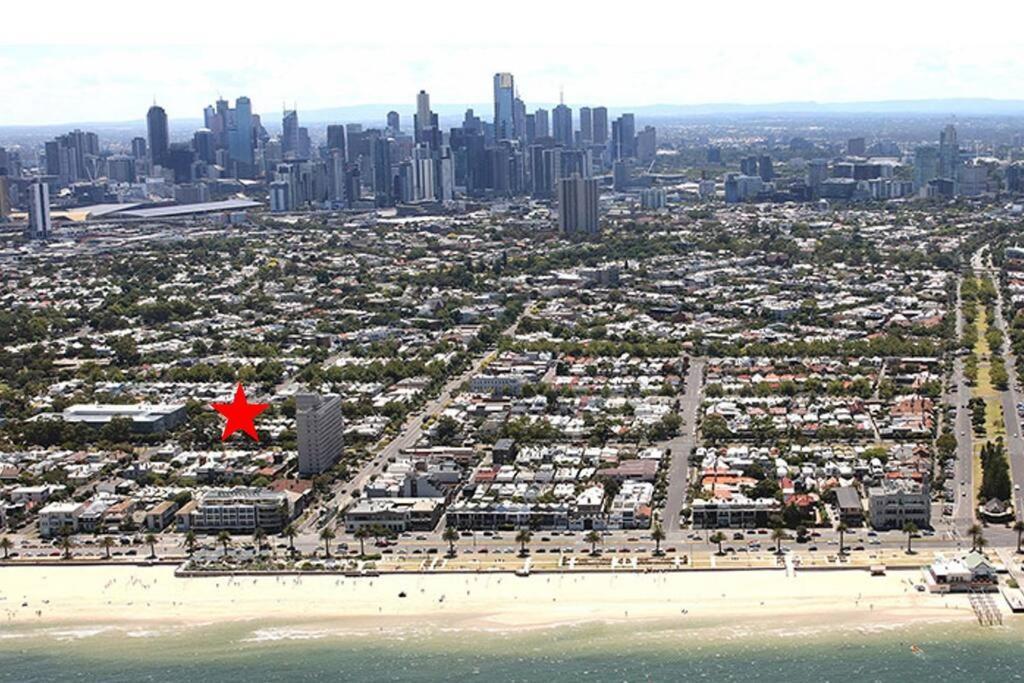 Renovated Brilliance In Bayside Park Melbourne