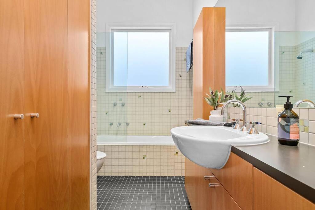 Renovated Brilliance In Bayside Park Holiday home *