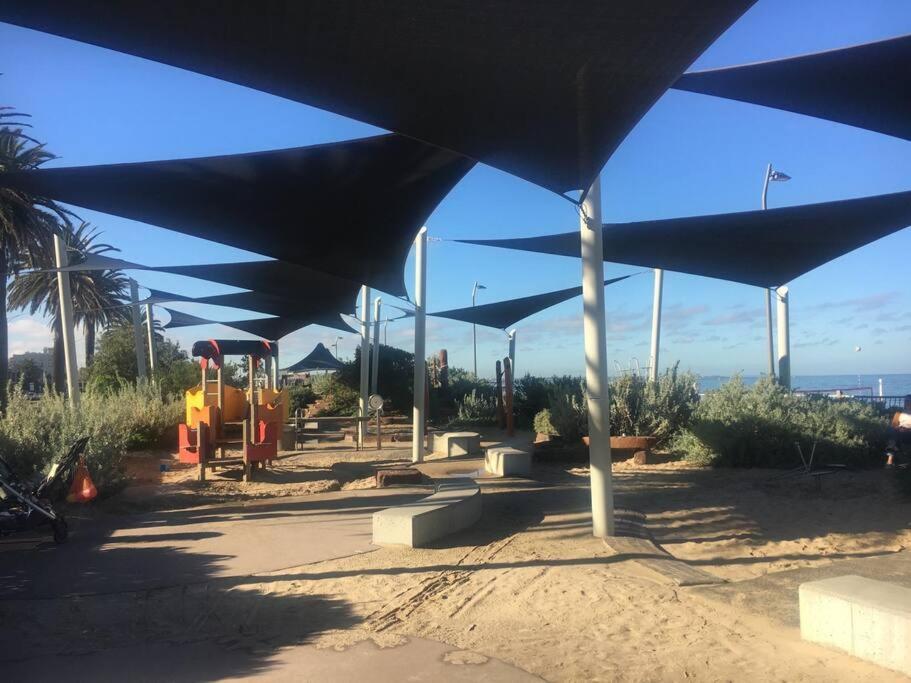 Renovated Brilliance In Bayside Park Melbourne