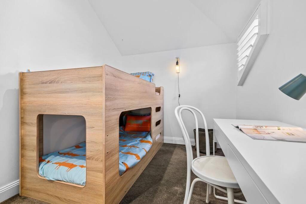 Renovated Brilliance In Bayside Park * Melbourne
