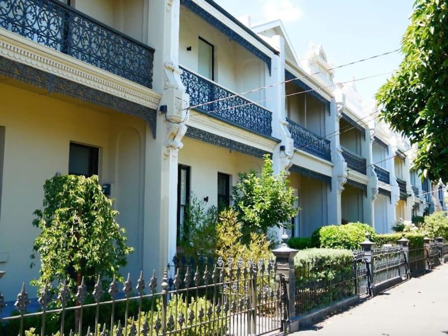 Renovated Brilliance In Bayside Park *