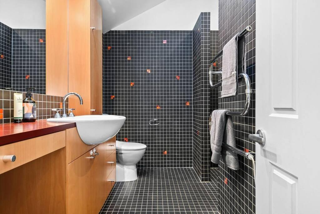 Renovated Brilliance In Bayside Park * Melbourne