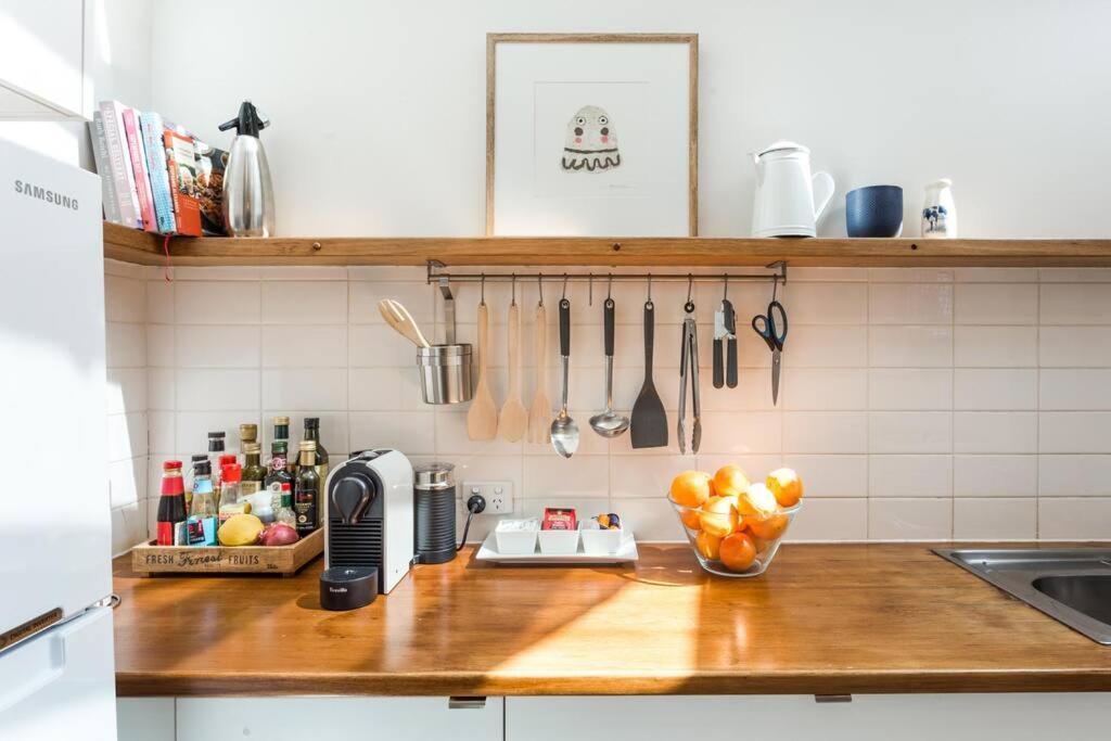 Spacious, Stylish House With Private Courtyard Near Shops, Cafes, And Tram Holiday home Melbourne