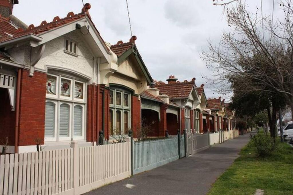 Holiday home Spacious, Stylish House With Private Courtyard Near Shops, Cafes, And Tram Melbourne