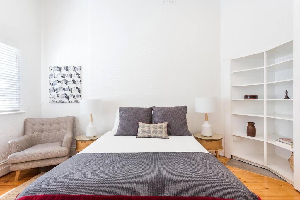 Spacious, Stylish House With Private Courtyard Near Shops, Cafes, And Tram Holiday home Melbourne