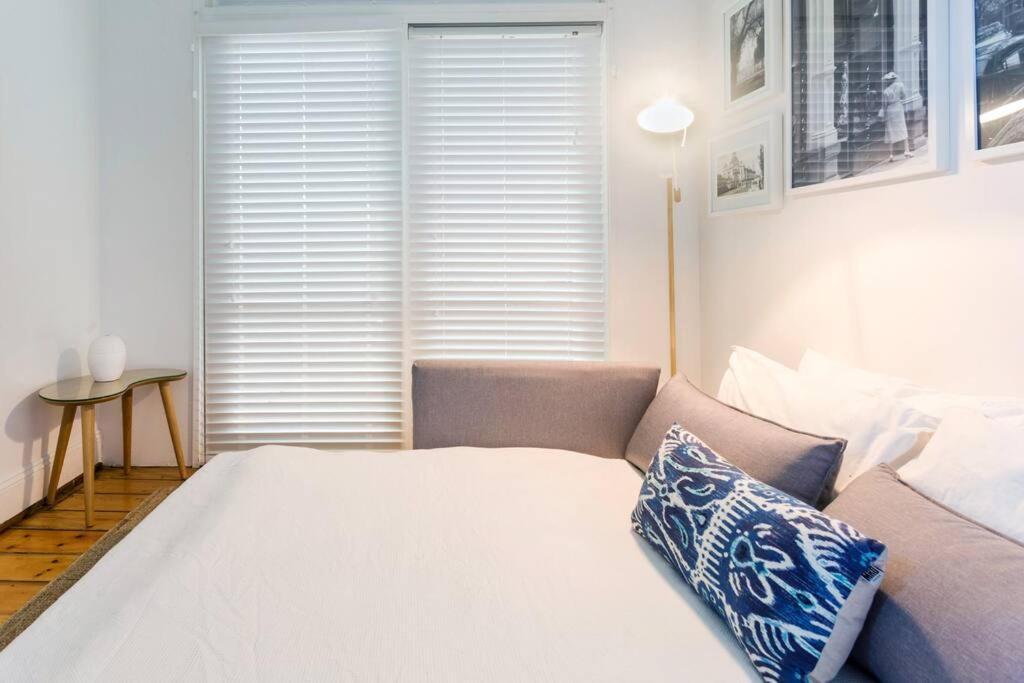 Spacious, Stylish House With Private Courtyard Near Shops, Cafes, And Tram
