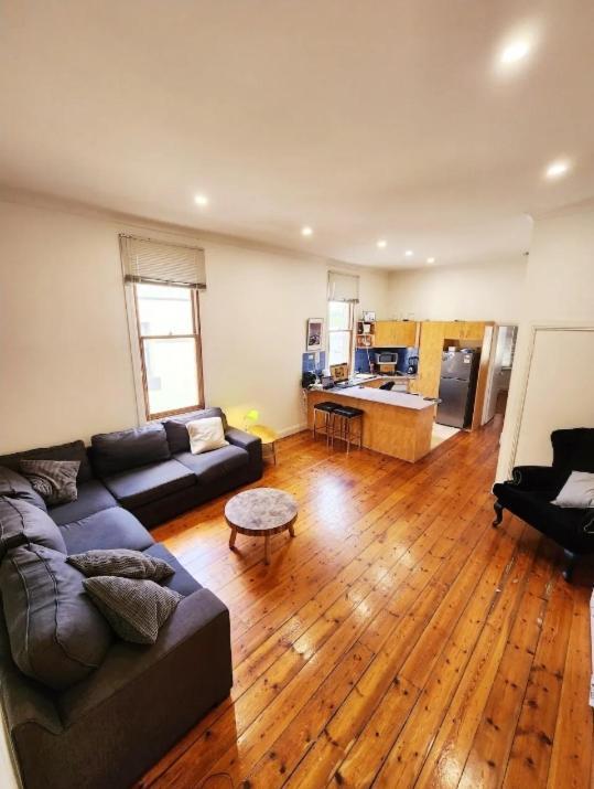 Spacious Richmond One Bed *