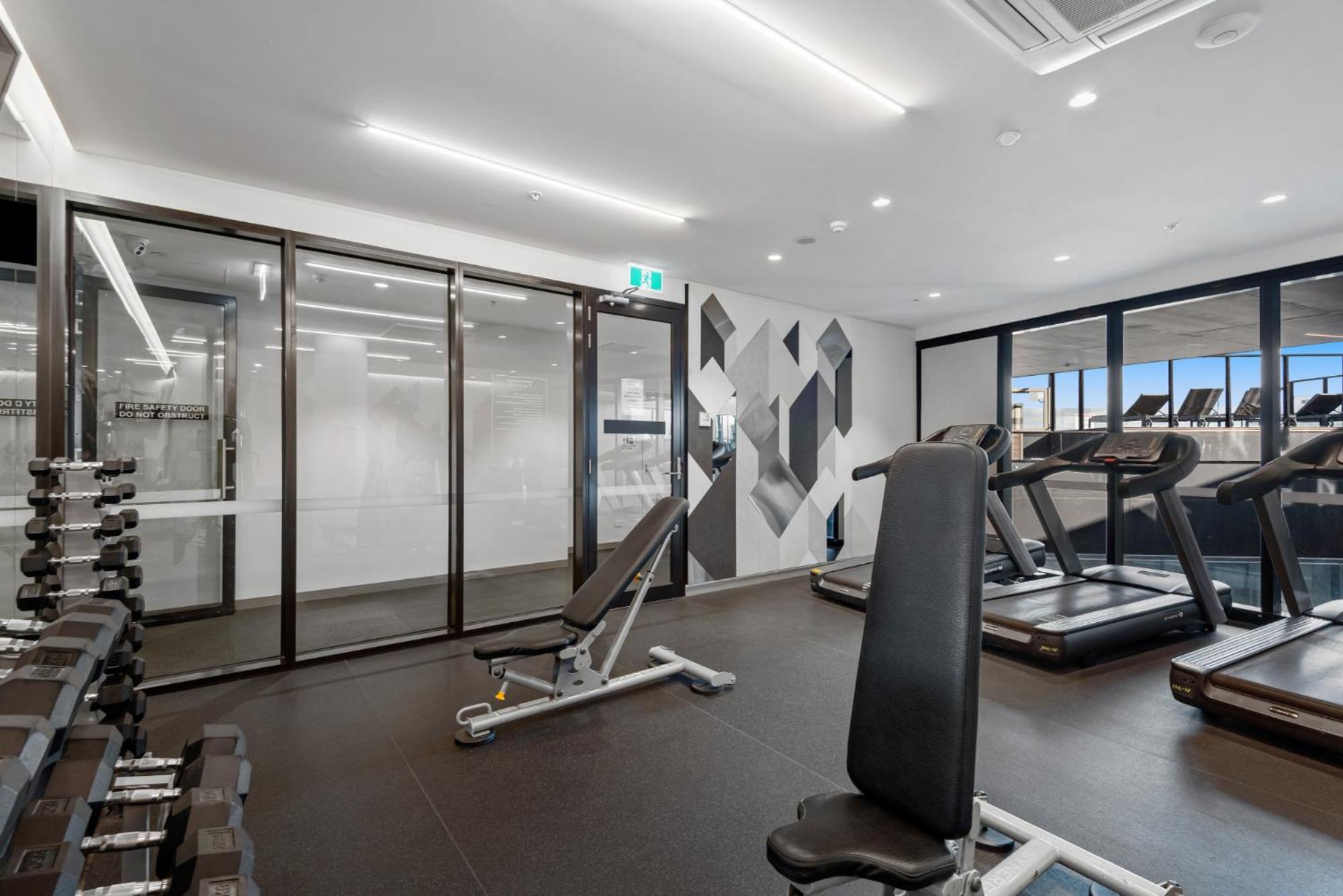 1-bed Pad With Modern Amenities, Pool & Gym Apartment *