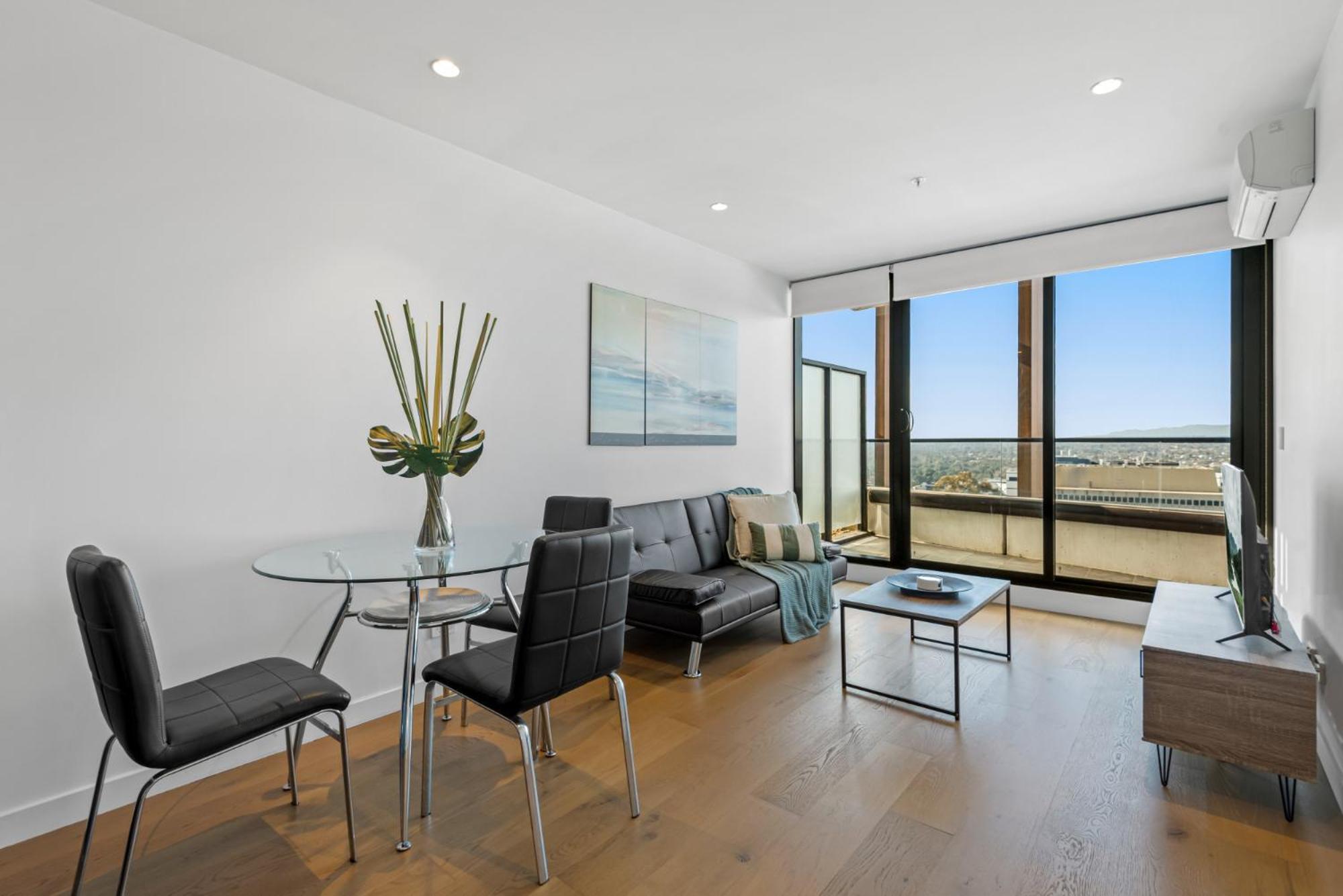 1-bed Pad With Modern Amenities, Pool & Gym Melbourne