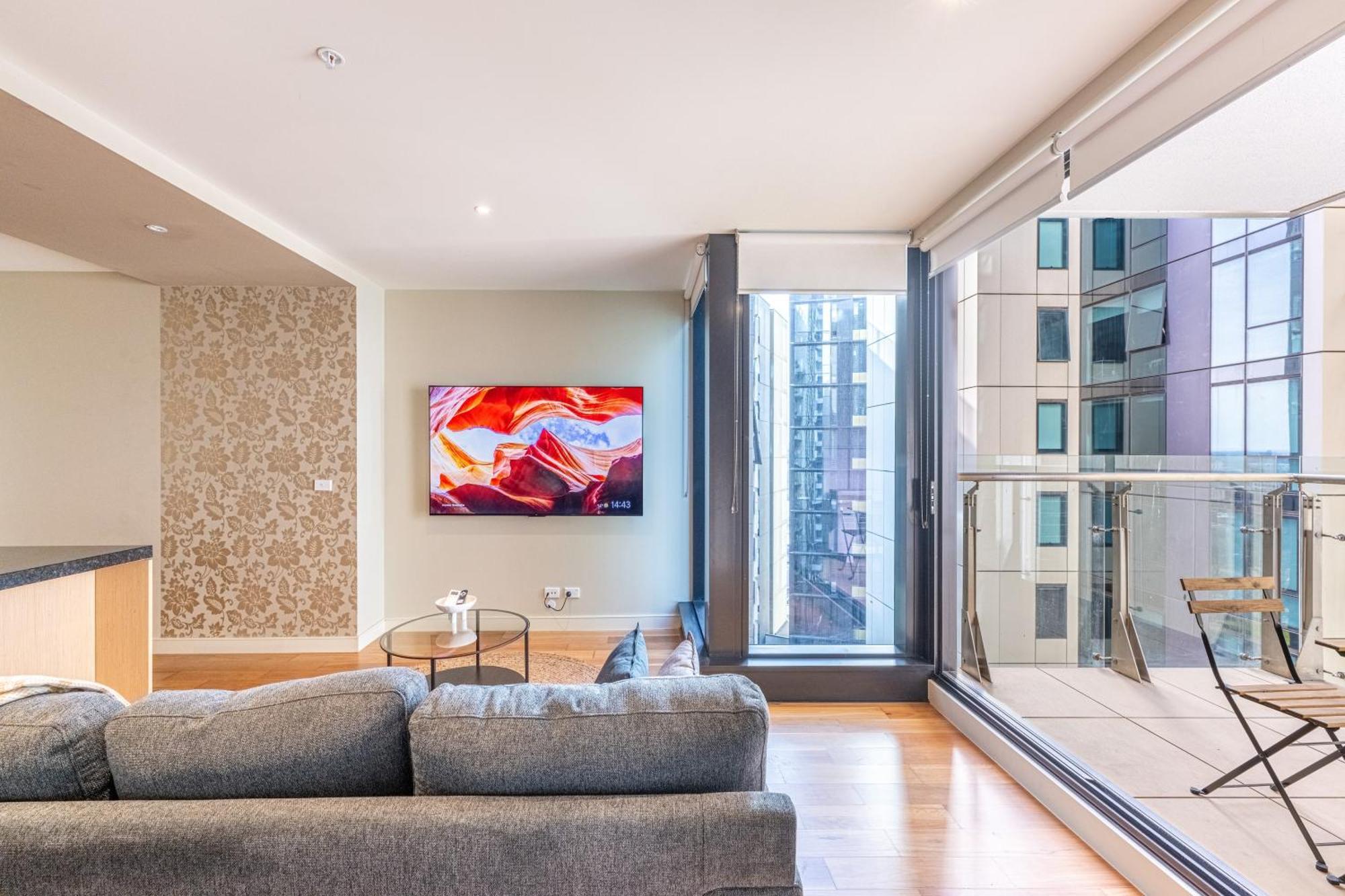 Molly's Little Apartment *