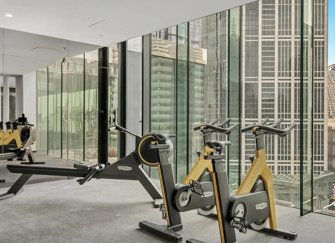 #5909 Infinity Heights Central Luxury 3-bedroom With Heated Pool & Gym Apartment *