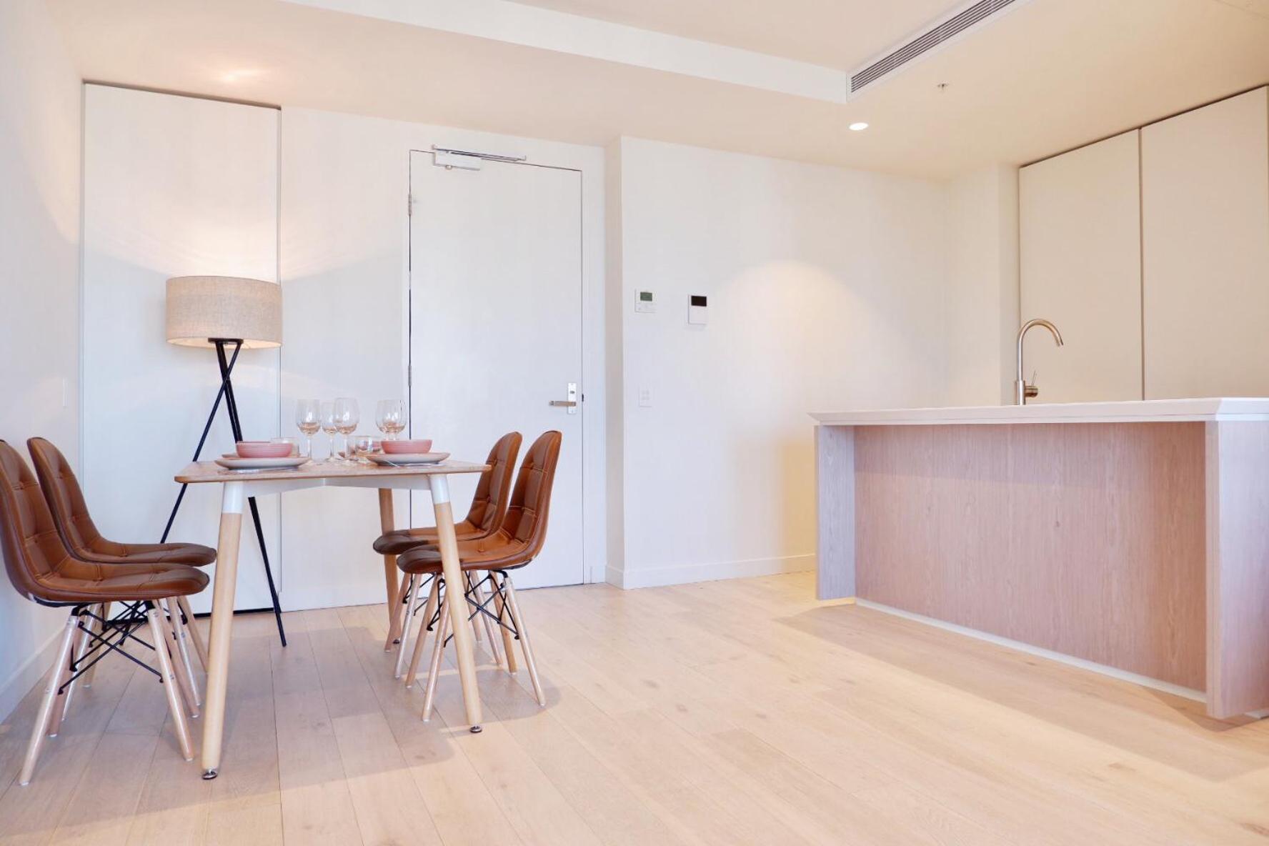 #3205 Sky High Retreat Luxurious 3-bedroom With Pool, Gym, Spa & Carpark Apartment