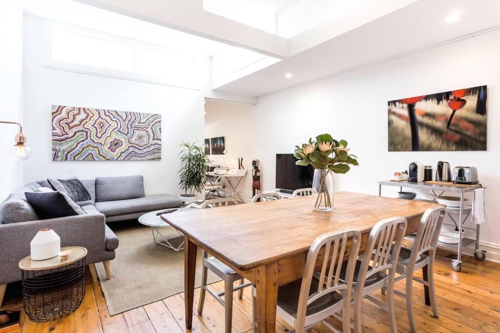 Park Victorian House With Style And Art Gallery Holiday home Melbourne