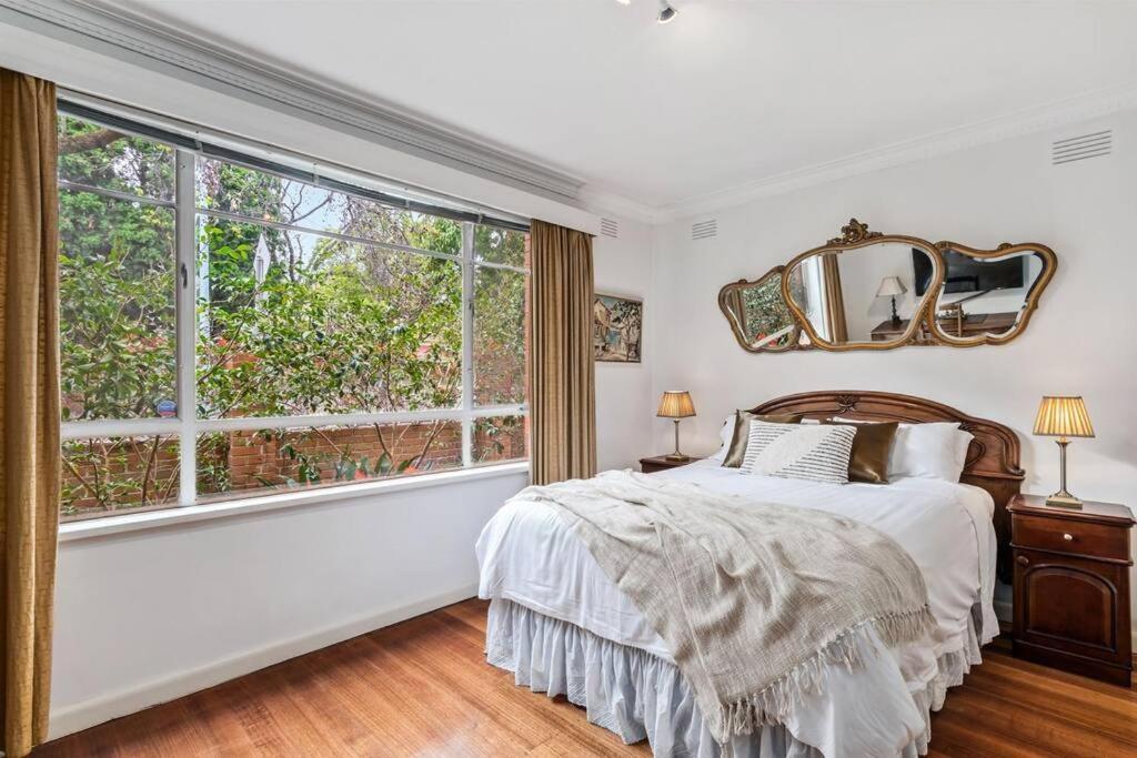 Sensational Stylish And So Very South Yarra 2br