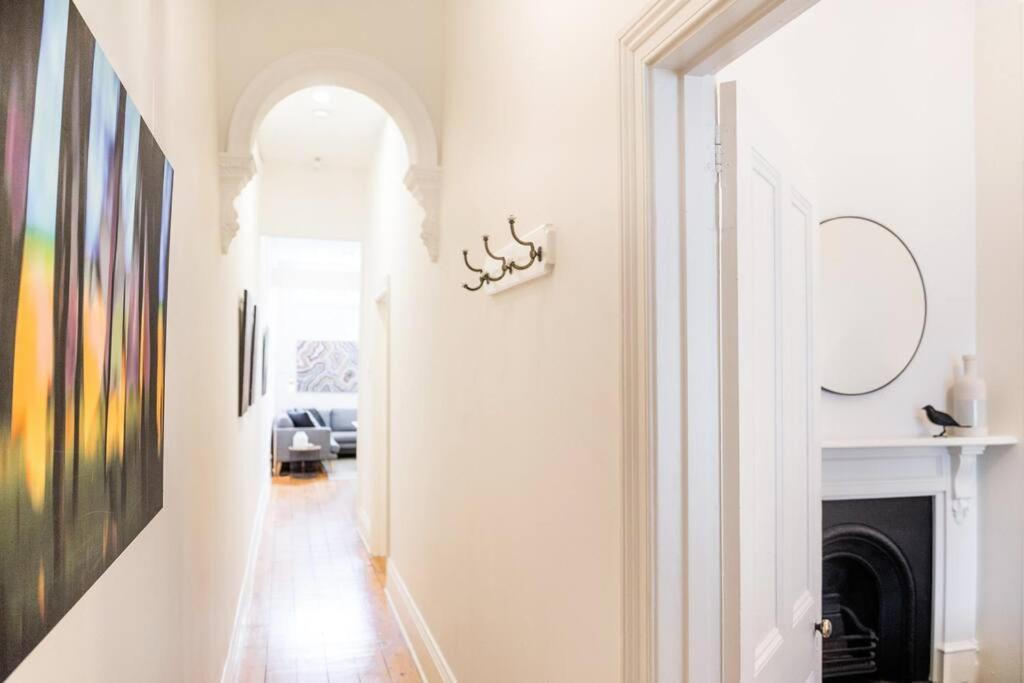 Park Victorian House With Style And Art Gallery Holiday home Melbourne