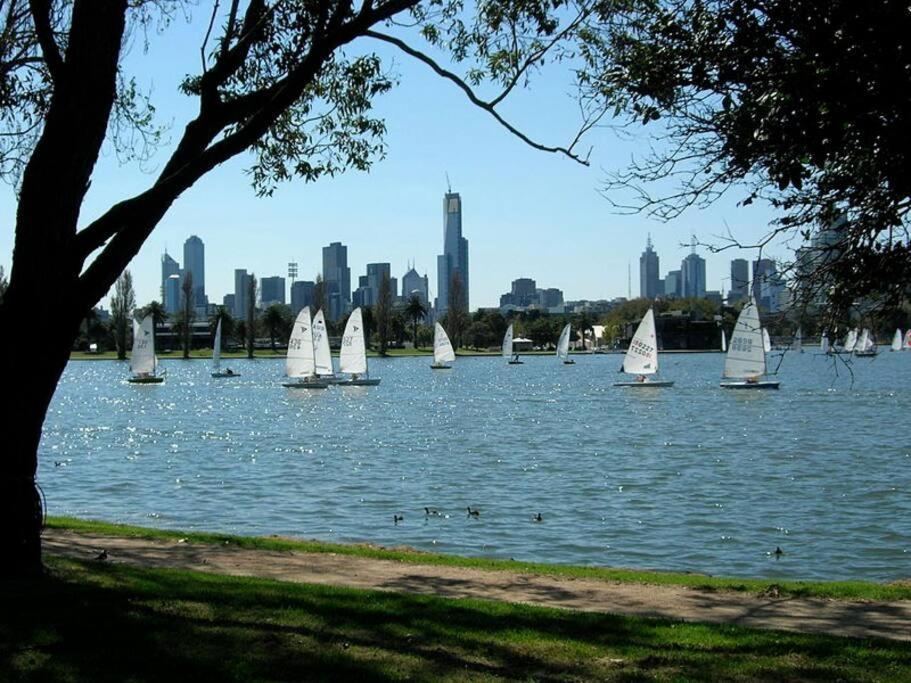 A1 Art Deco 2 Bedroom Sleeps 5 Nimmo1 * Melbourne