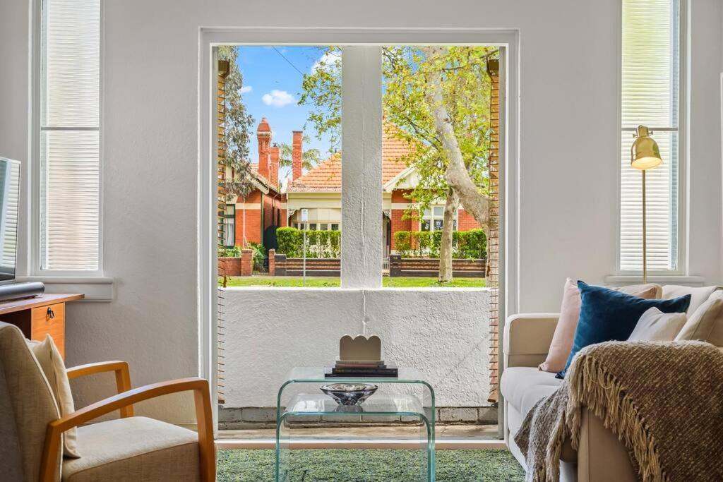 Apartment A1 Art Deco 2 Bedroom Sleeps 5 Nimmo1 Melbourne