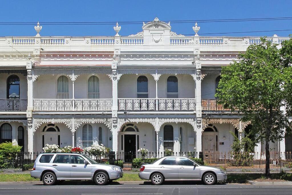 A1 Art Deco 2 Bedroom Sleeps 5 Nimmo1