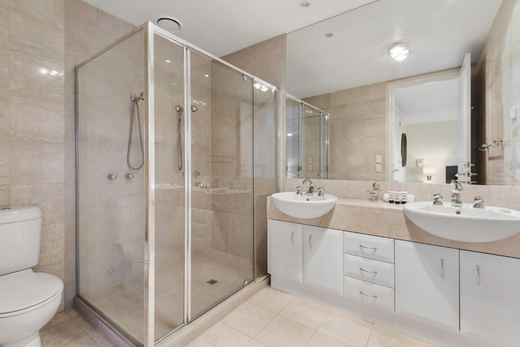 Spacious 3-bed By The Mcg Apartment