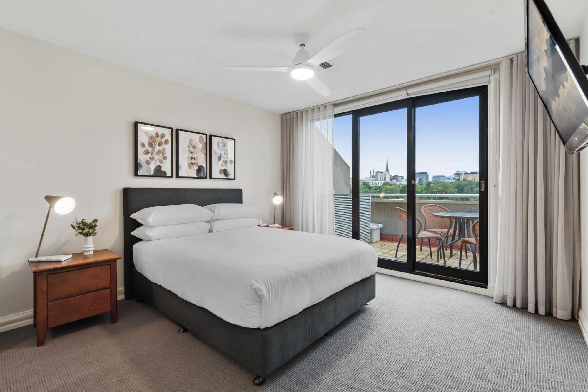 Spacious 3-bed By The Mcg Apartment *