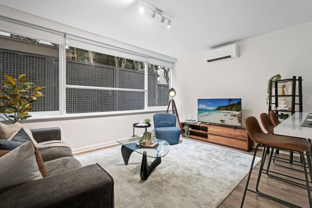 Urban Oasis In Toorak *