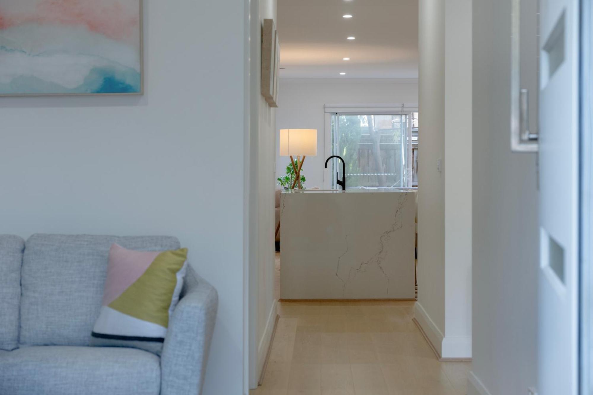 Newsom House - Stylish & Elegant With 4 King Beds Melbourne