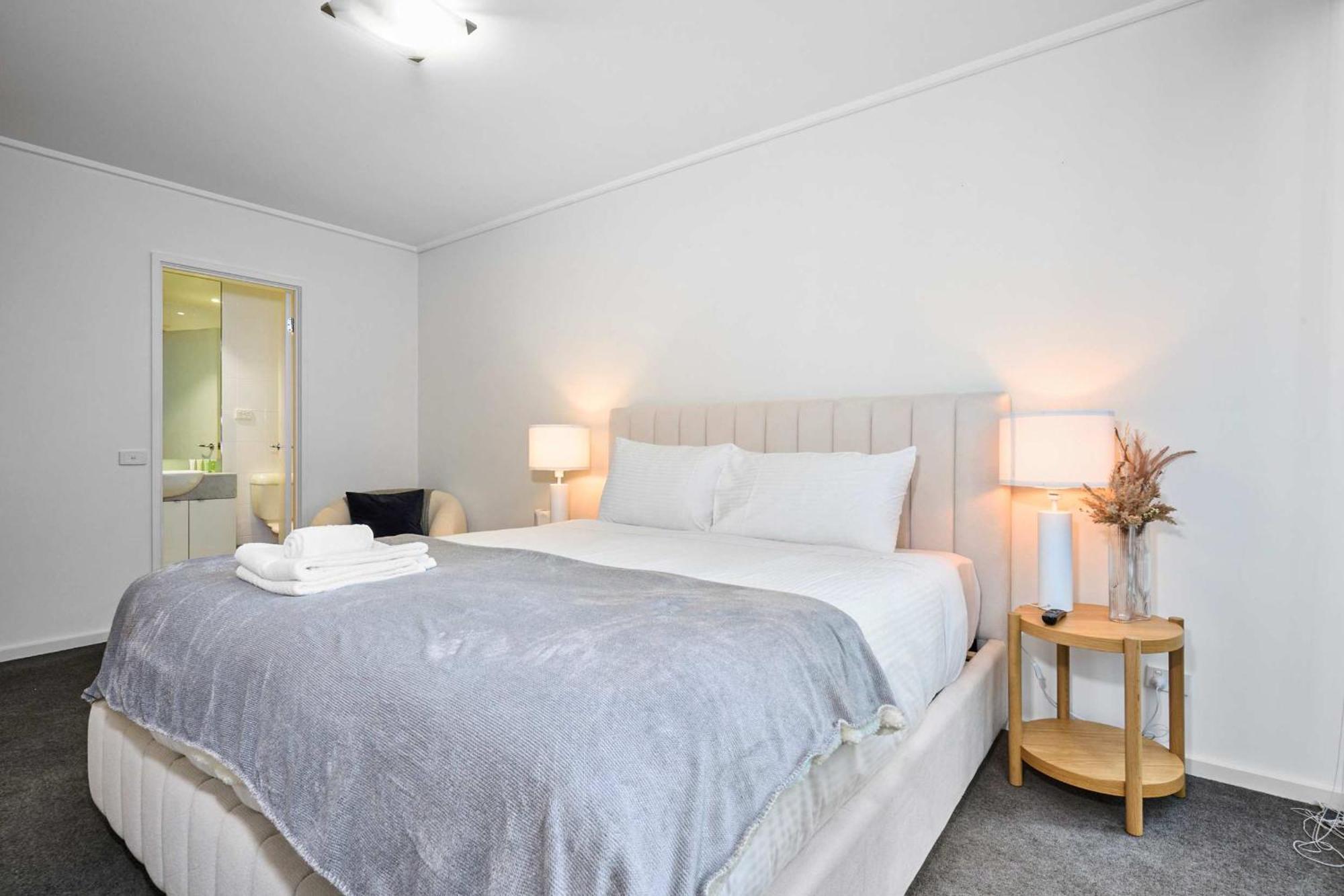 Perfectly Styled Urban Retreat In Southbank *