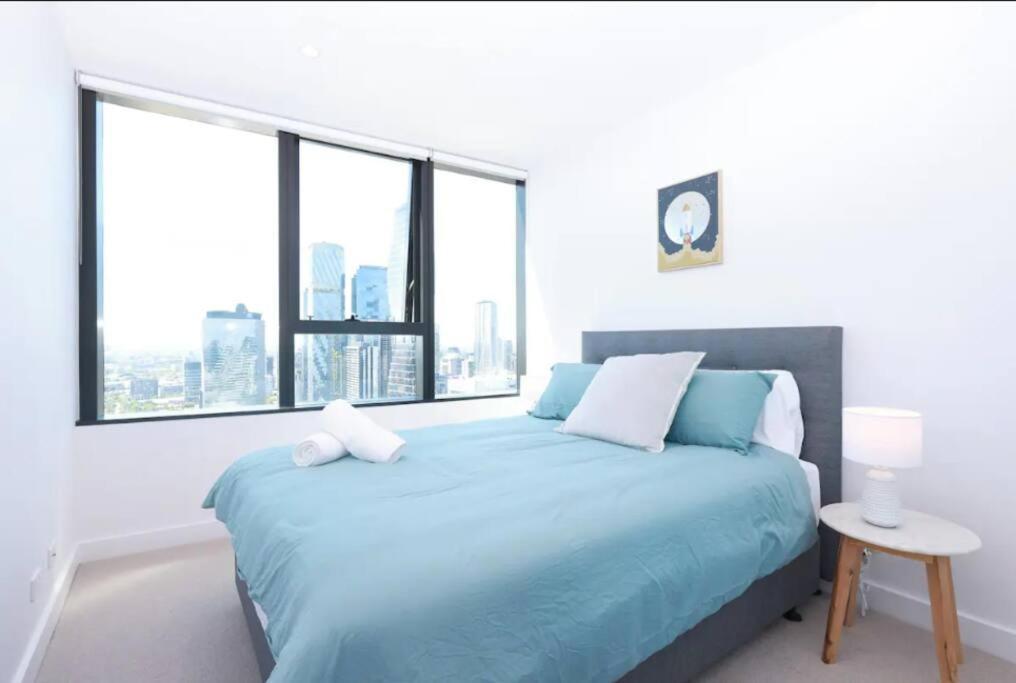 13d Stylish Abnb With Local Flair With Free Parking, Tramstop Melbourne