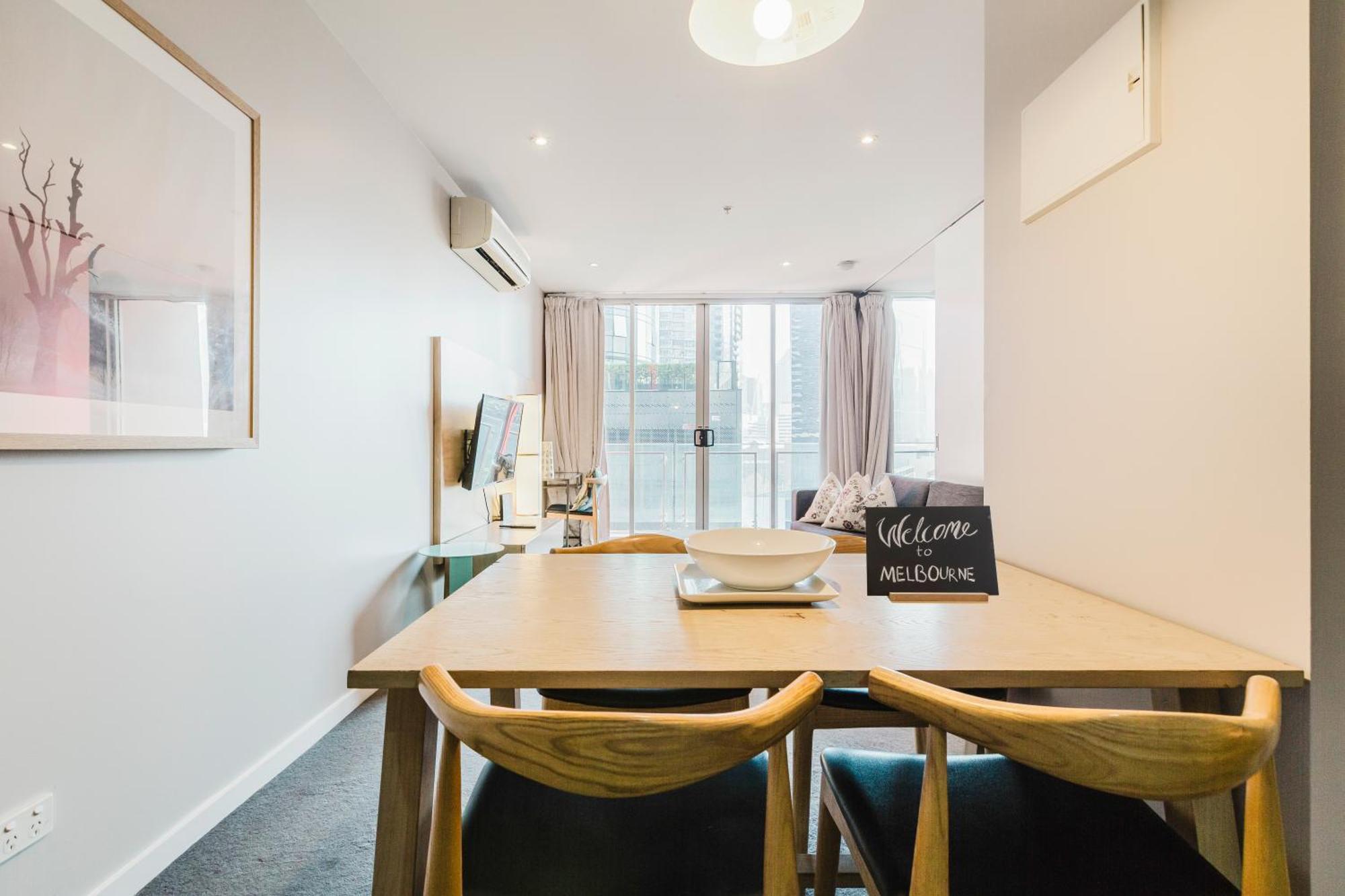 Light Airy Parking Wifi Wfh Walk To Mcec Crown Apartment Melbourne