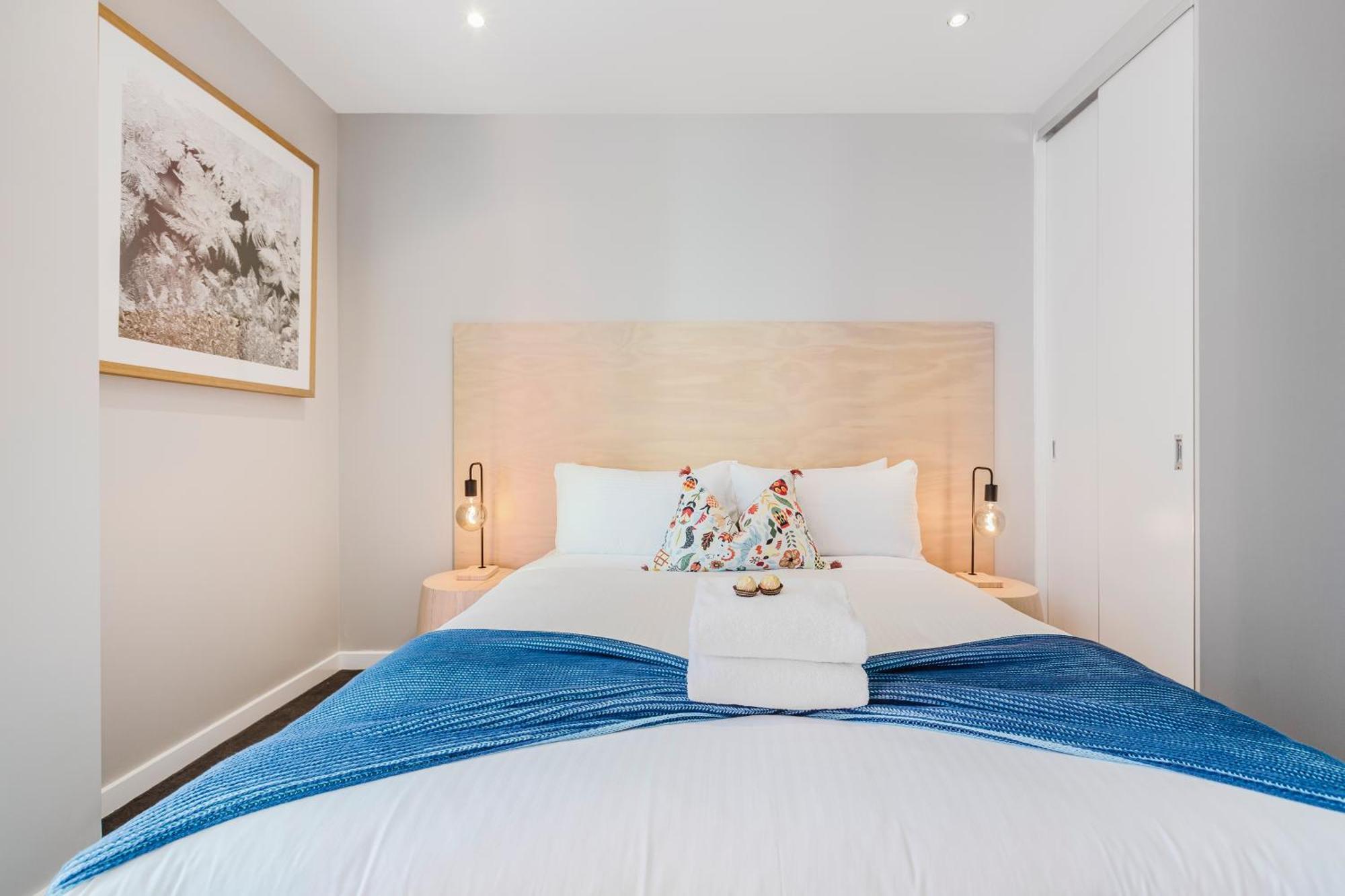 Light Airy Parking Wifi Wfh Walk To Mcec Crown Melbourne