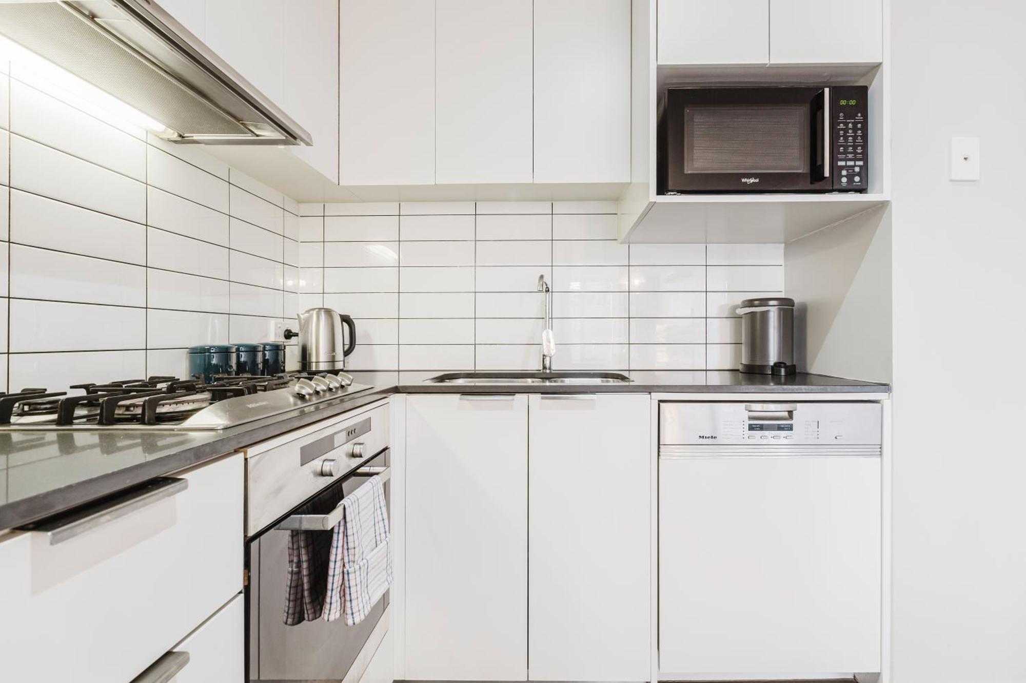 Apartment Light Airy Parking Wifi Wfh Walk To Mcec Crown *