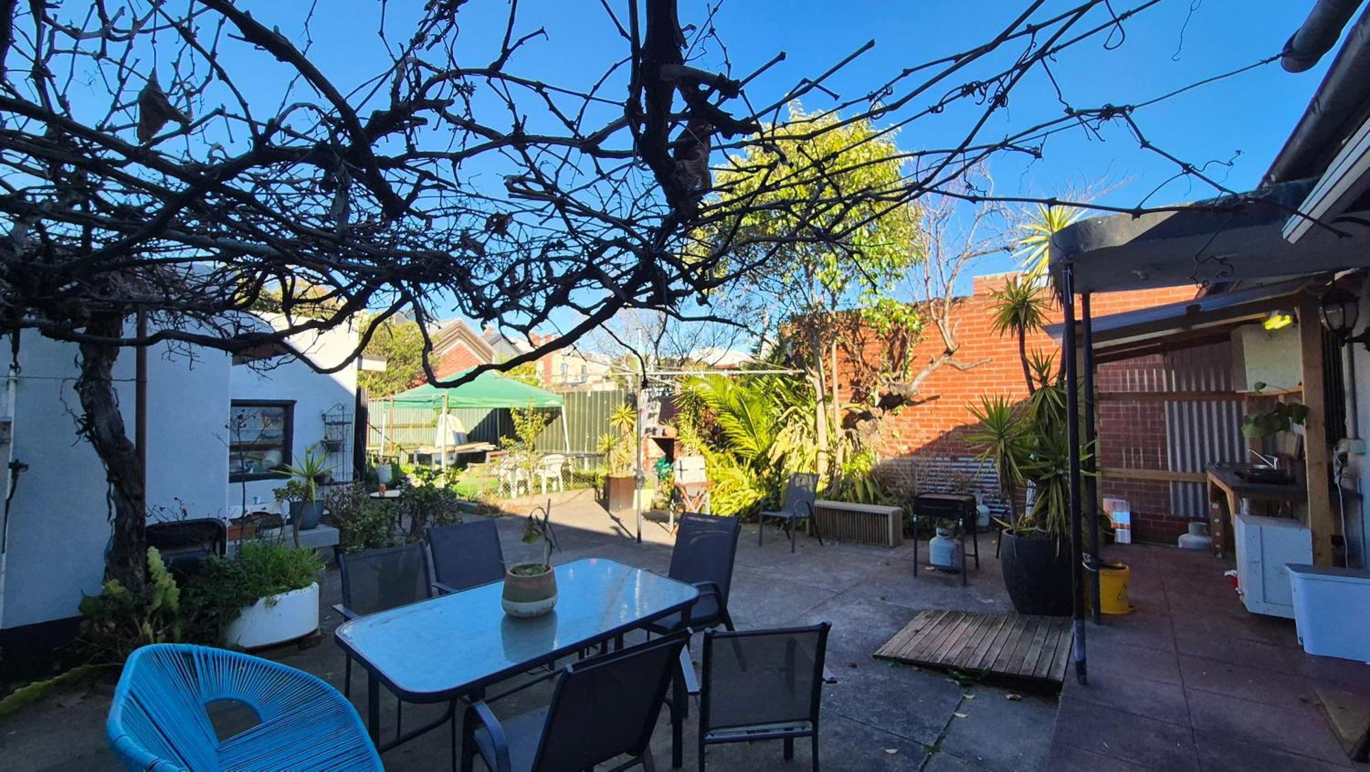 Apartment Carlton- Loft To Two Bedroom Loft 2 4pax