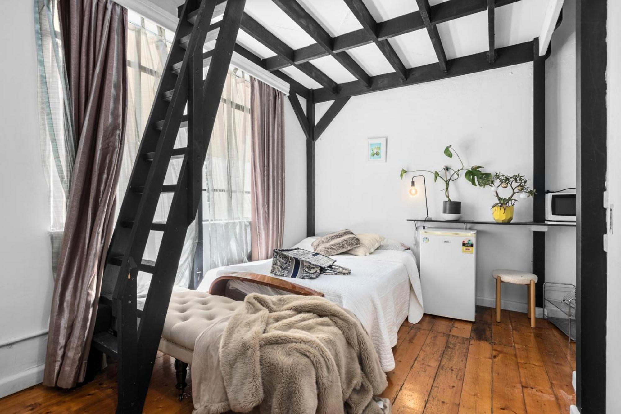 Apartment Carlton- Loft To Two Bedroom Loft 2 4pax *
