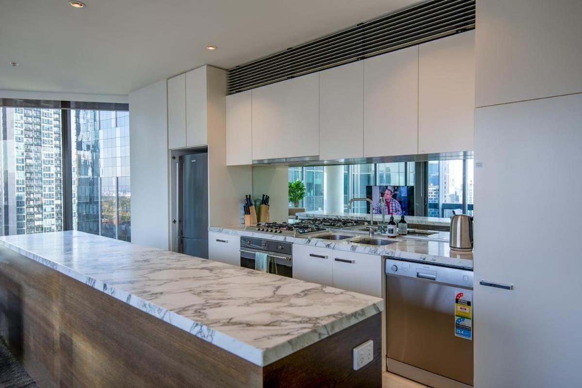 Freshwater 17th Flr Amazing River Views * Melbourne