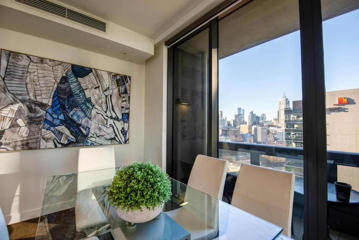 Freshwater 17th Flr Amazing River Views Apartment