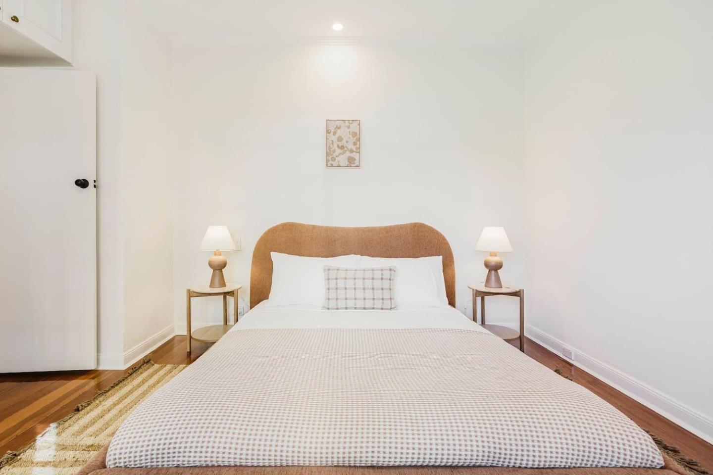 Salmon Calm - Trendy Velvet Allure By Park Apartment