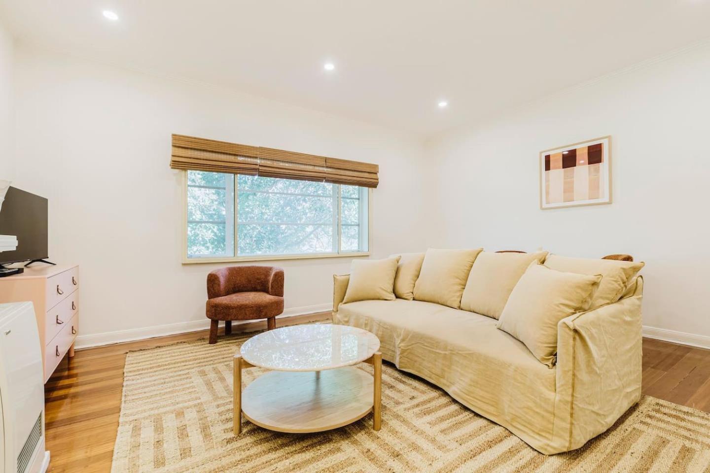 Salmon Calm - Trendy Velvet Allure By Park Apartment