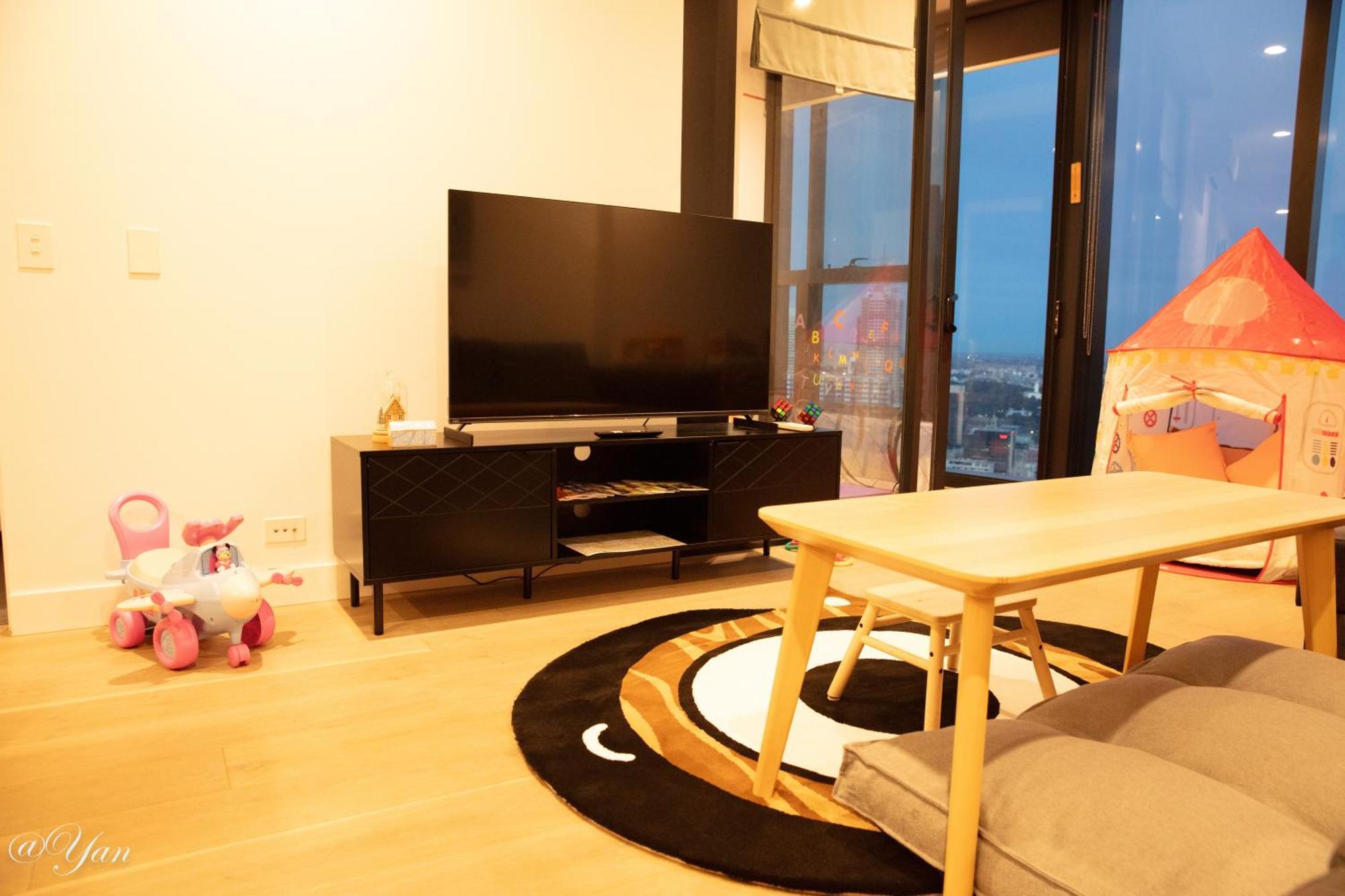 Apartment New Year Fireworks & Kids Corner