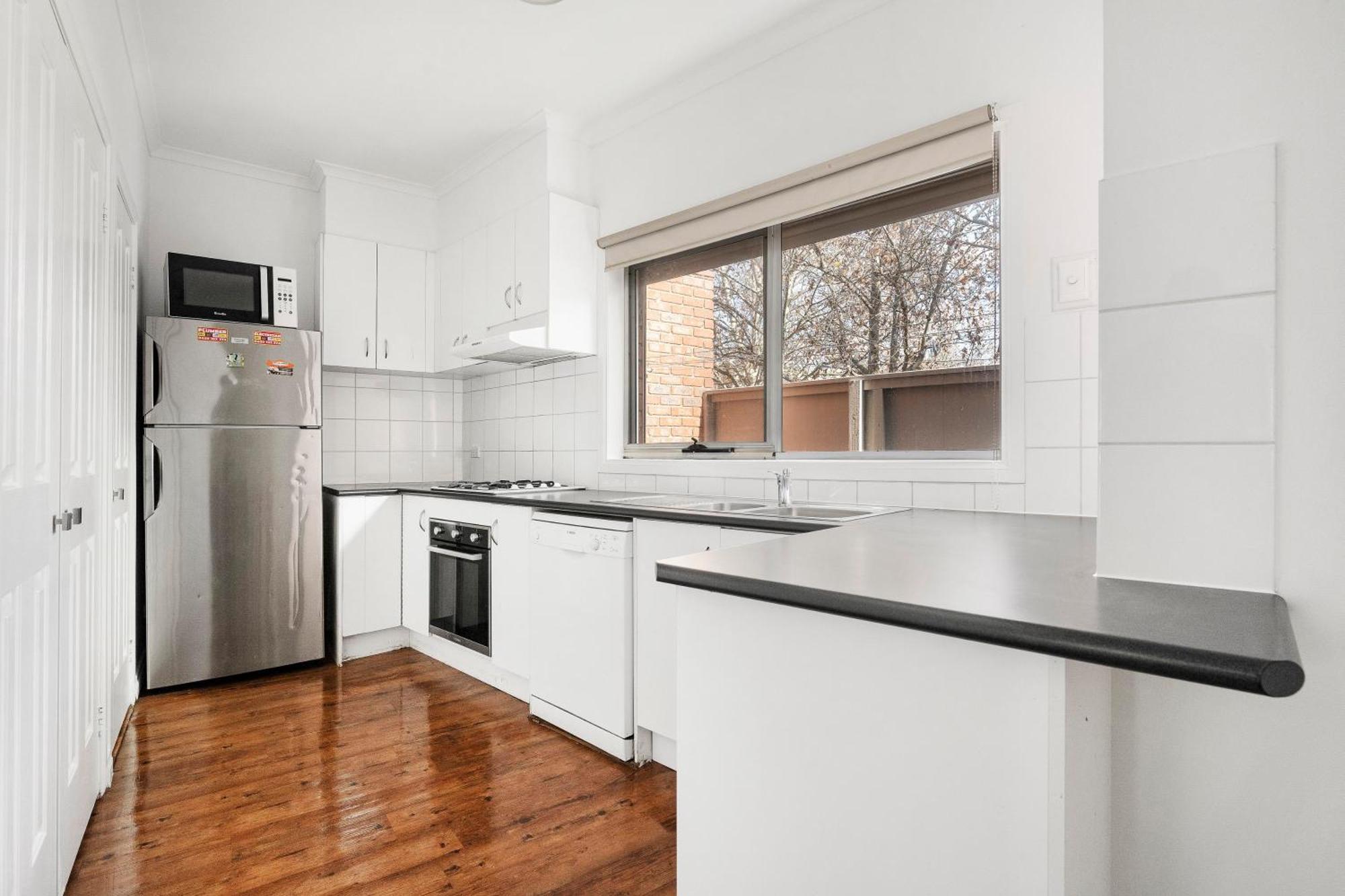 Entire 4 Bedroom Townhouse -sleeps 6/7- All Yours Melbourne