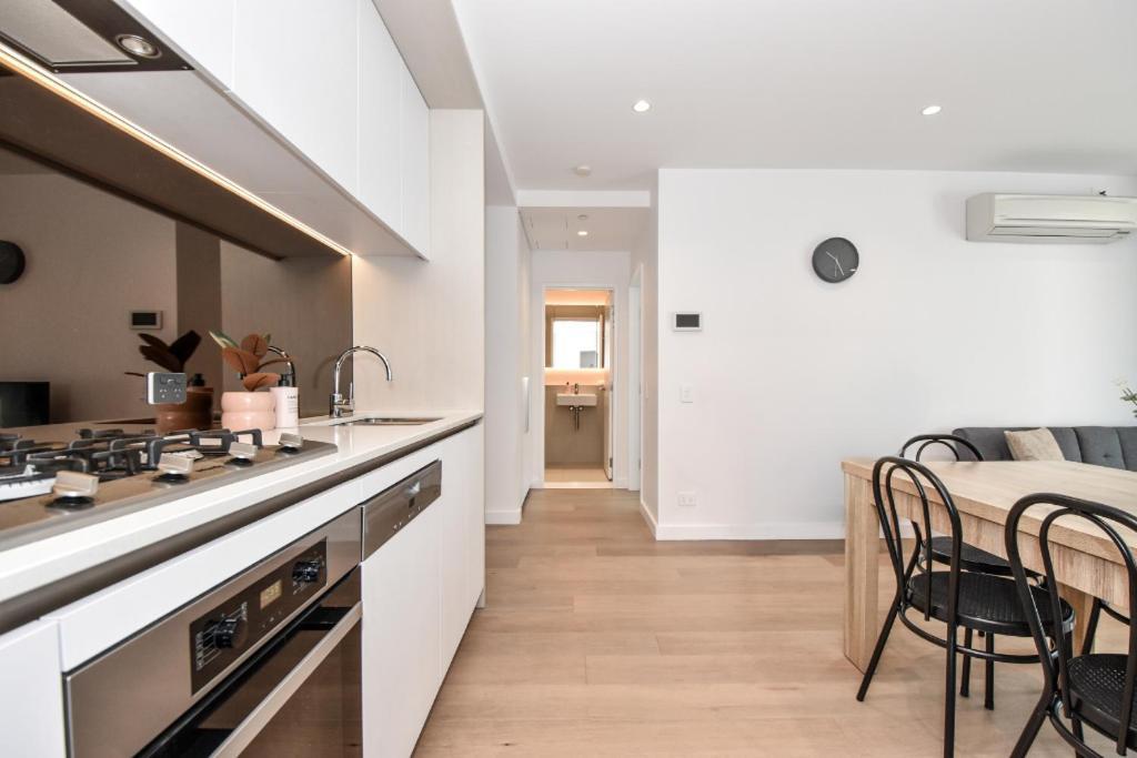 74d Charming 2br Abnb With Modern Touches With Free Parking